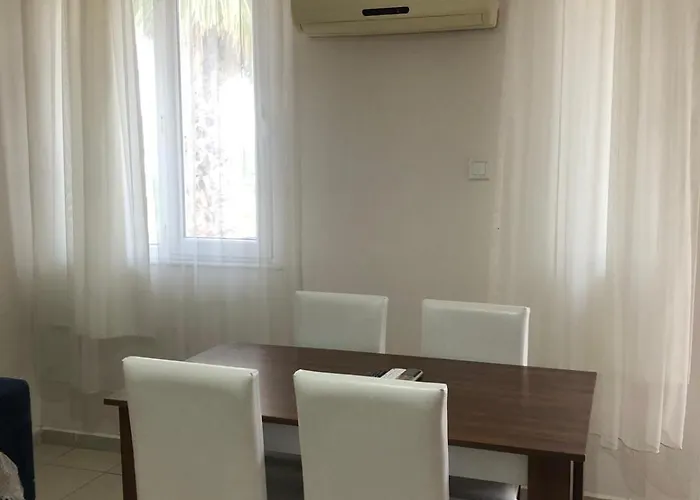 Mina Grand