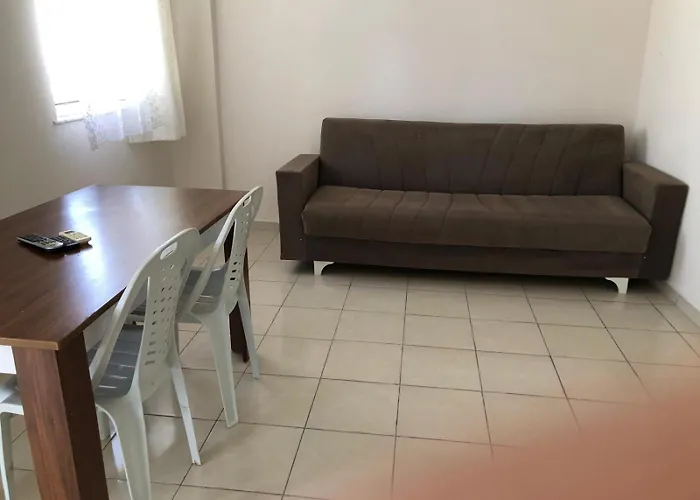 Ξενοδοχείο με διαμερίσματα Mina Grand